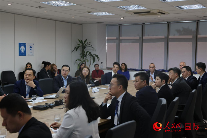 與會(huì)代表參與座談交流。人民網(wǎng)記者 時(shí)元皓攝
