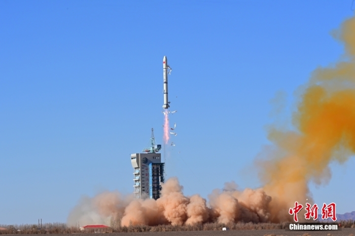 北京時間2023年11月16日11時55分，我國在酒泉衛(wèi)星發(fā)射中心使用長征二號丙運載火箭，成功將新一代海洋水色觀測衛(wèi)星發(fā)射升空，衛(wèi)星順利進入預定軌道，發(fā)射任務獲得圓滿成功。此次任務是長征系列運載火箭第497次飛行。汪江波 攝