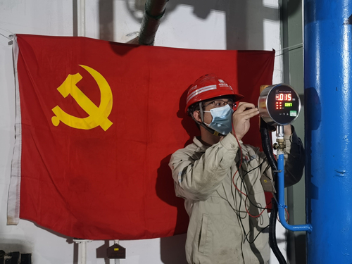 工作人員在進行工作。受訪單位供圖