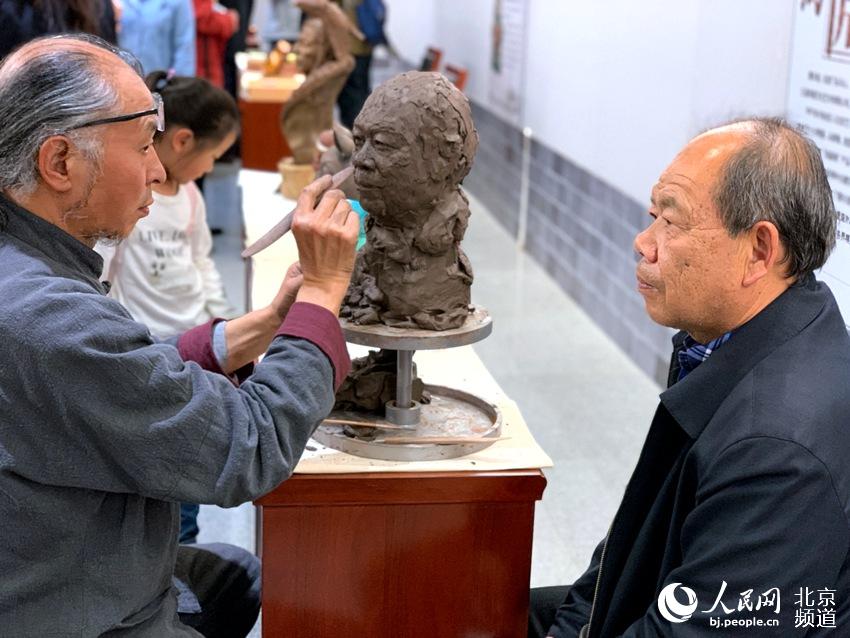 “魅力非遺，情系京西”北京地區(qū)非遺表演創(chuàng)作展開幕。人民網(wǎng) 孟竹 攝