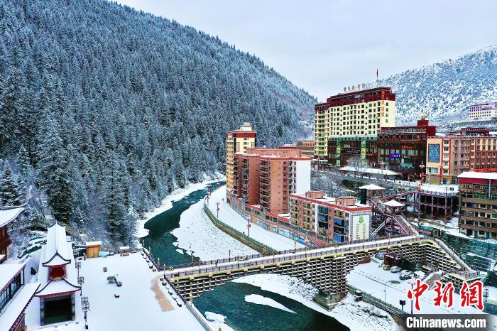 壤塘的雪后美景。　壤塘縣融媒體中心供圖